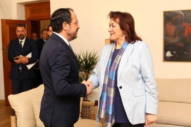 КНА: Кипърският президент приветства еврокомисар Шуица и каза, че ЕС трябва да подпише споразумение с Ливан, подобно на това с Египет