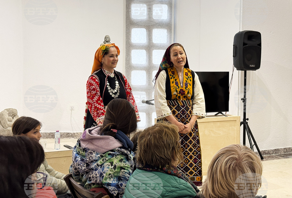 Казанлък - детски носии - представяне