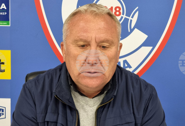 Треньорът на Спартак 1918 Варна Николай Киров определи групата за гостуването на Лудогорец