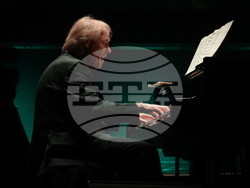 Ричард Клайдерман - оркестър „Кантус фирмус“ - концерт