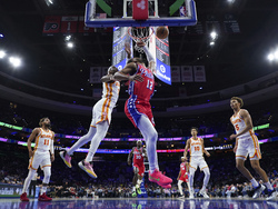 Hawks 76ers Basketball