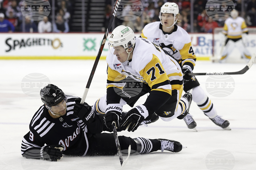 Без българския вратар Александър Георгиев Сан Хосе с нова загуба в НХЛ, Отава победи Монреал и отложи класирането на съперника за плейофите