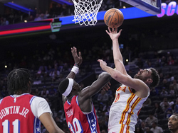 Hawks 76ers Basketball
