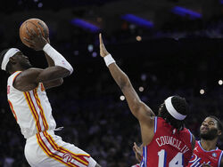 Hawks 76ers Basketball