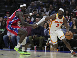 Hawks 76ers Basketball