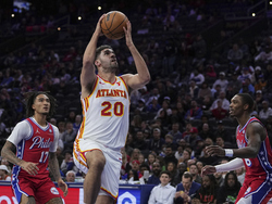 Hawks 76ers Basketball