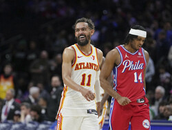Hawks 76ers Basketball