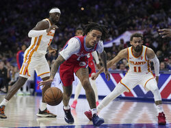 Hawks 76ers Basketball