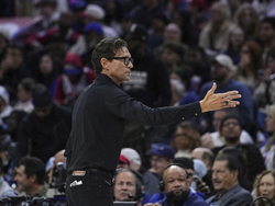 Hawks 76ers Basketball