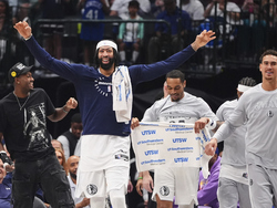Raptors Mavericks Basketball
