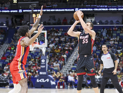 Heat Pelicans Basketball