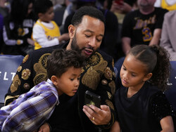 Rockets Lakers Basketball