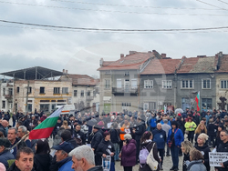 Село Телиш - протест - пътища