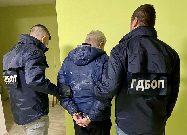 Мъж на 57 години е задържан в помещение, оборудвано за производство на синтетични наркотици