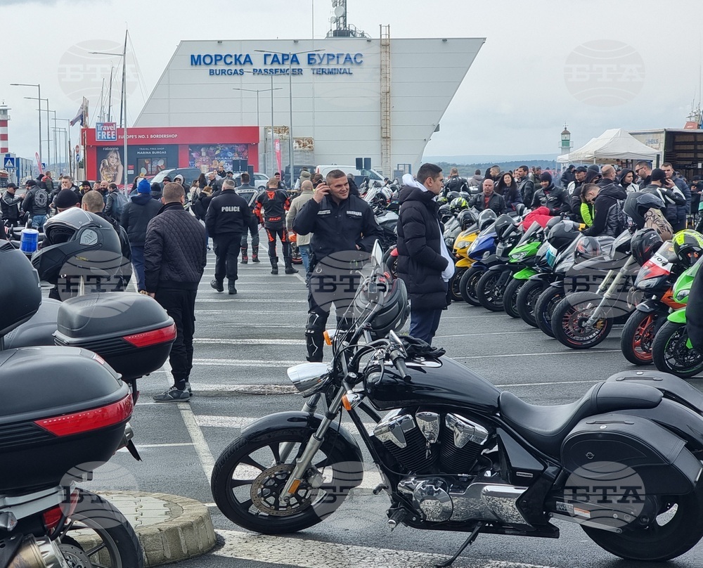Мотоциклетисти от цялата страна се събраха за откриването на Мотосезон-2025 в Бургас