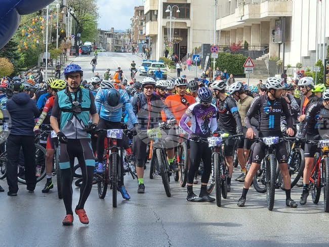 Във Велико Търново беше даден старт на десетото издание на маратона „Търново ултра“