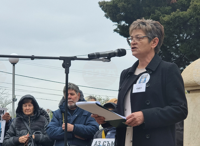 Искаме незабавен основен ремонт на целия път Плевен – Луковит, каза кметът на село Телиш