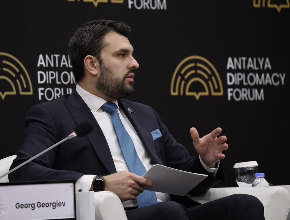 NATO, EU Must Strengthen Ties Amid Growing Regional Challenges, Says Bulgarian FM