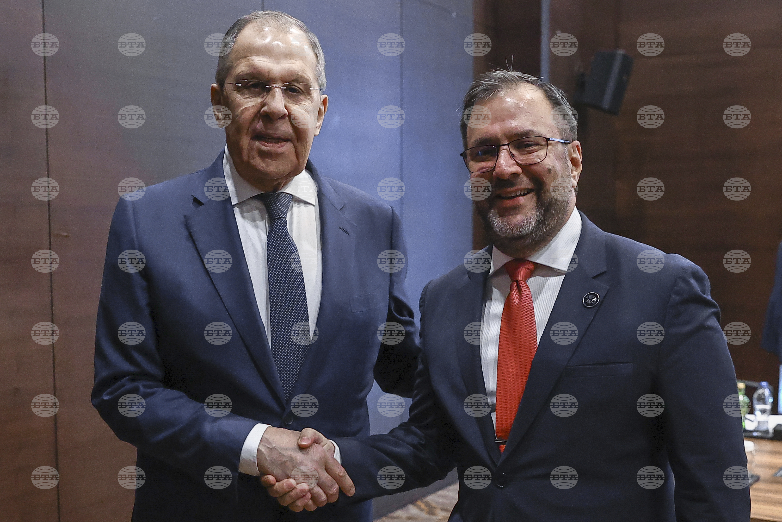 Лавров обсъди екслацията на напрежението в Карибско море с венецуелския си колега, съобщи руското външно министерство