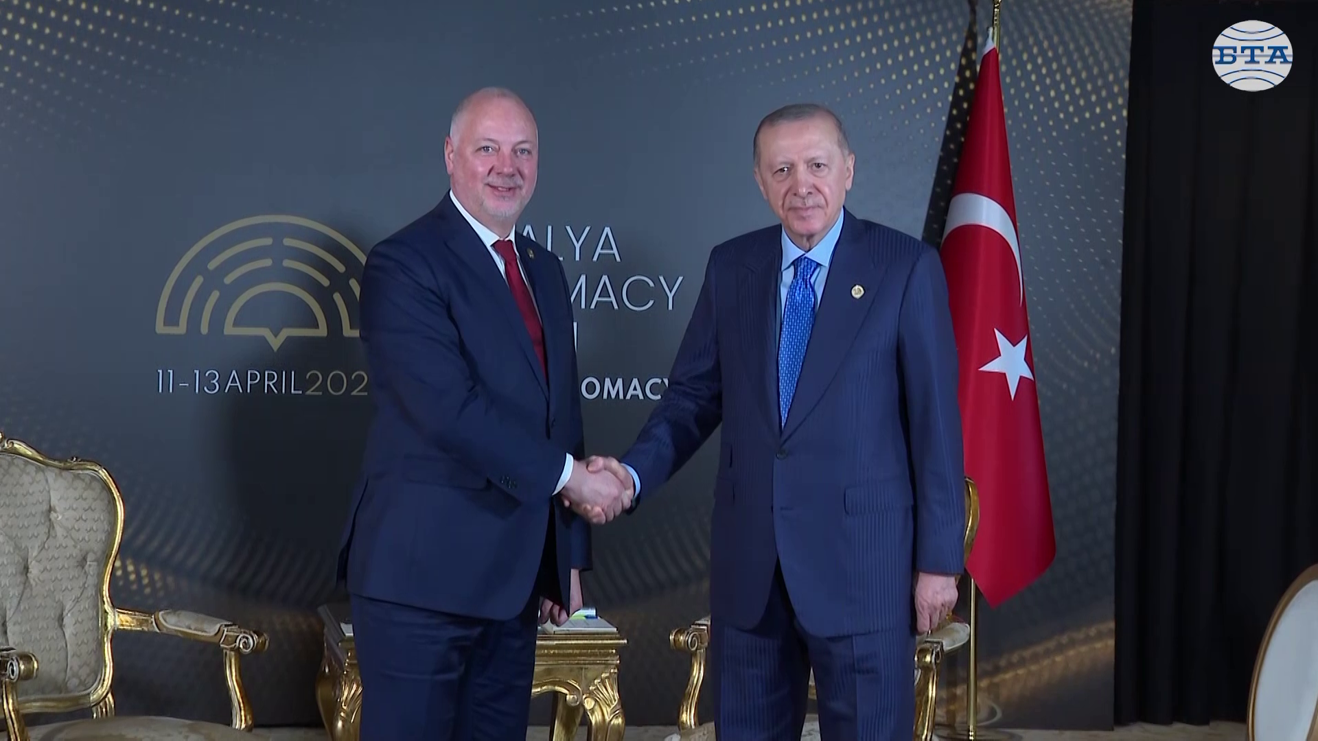 Отношенията между България и Турция са гаранция за опазването на външните европейски граници, каза премиерът Росен Желязков на среща с турския президент Ердоган