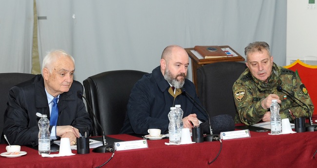 Bulgarian, US Defence Officials Visit NATO Multinational Battle Group in Novo Selo