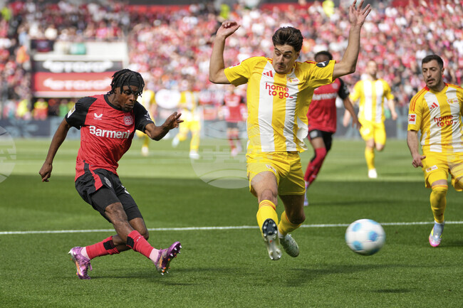 Ливърпул набеляза Фримпонг от Байер за заместник на Александър-Арнолд