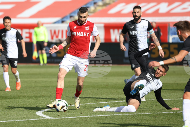 Два гола на Йоанис Питас донесоха победа на ЦСКА-София над Локомотив (Пловдив)