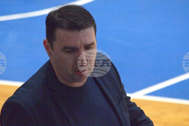 "Със сигурност ще завършим на седма позиция и вече трябва да започнем се готвим за плейофите", каза треньорът на Миньор Ивица Вукотич