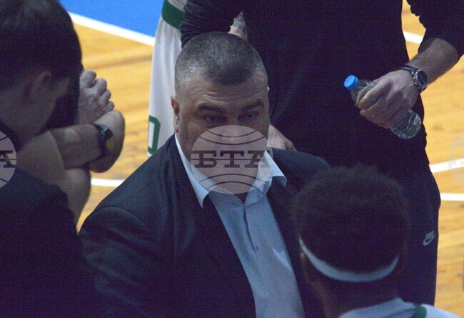 "Най-важното е, че успях да дам шанс на всички момчета да се изявят днес", каза треньорът на Черно море Тича Васил Евтимов