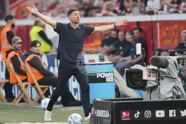 От Байер Леверкузен разкриха, че имат "джентълменско споразумение" с треньора Шаби Алонсо, ако той има оферта от бившите си клубове