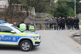 Активисти на Ахмед Доган влязоха в „Сараите“ в Бояна