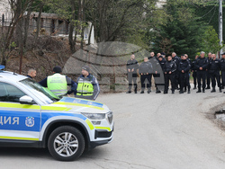 Активисти на Ахмед Доган влязоха в „Сараите“ в Бояна