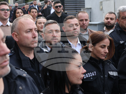 Активисти на Ахмед Доган влязоха в „Сараите“ в Бояна