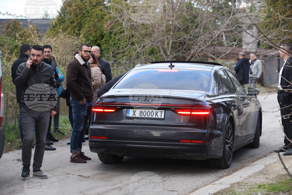 Активисти на Ахмед Доган влязоха в „Сараите“ в Бояна