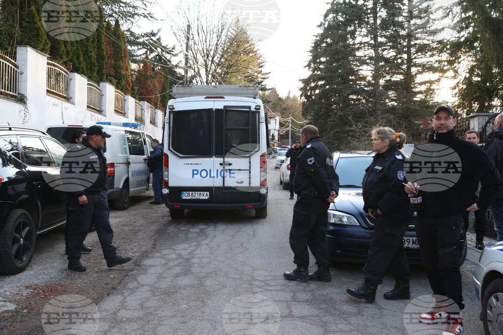 Активисти на Ахмед Доган влязоха в „Сараите“ в Бояна