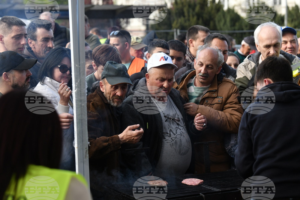 Сърбия - президент - митинг