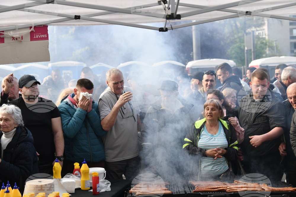 Сърбия - президент - митинг