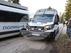 Активисти на Ахмед Доган влязоха в „Сараите“ в Бояна