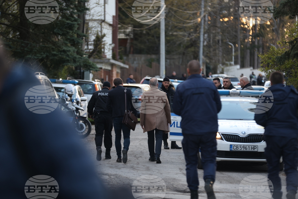 Активисти на Ахмед Доган влязоха в „Сараите“ в Бояна