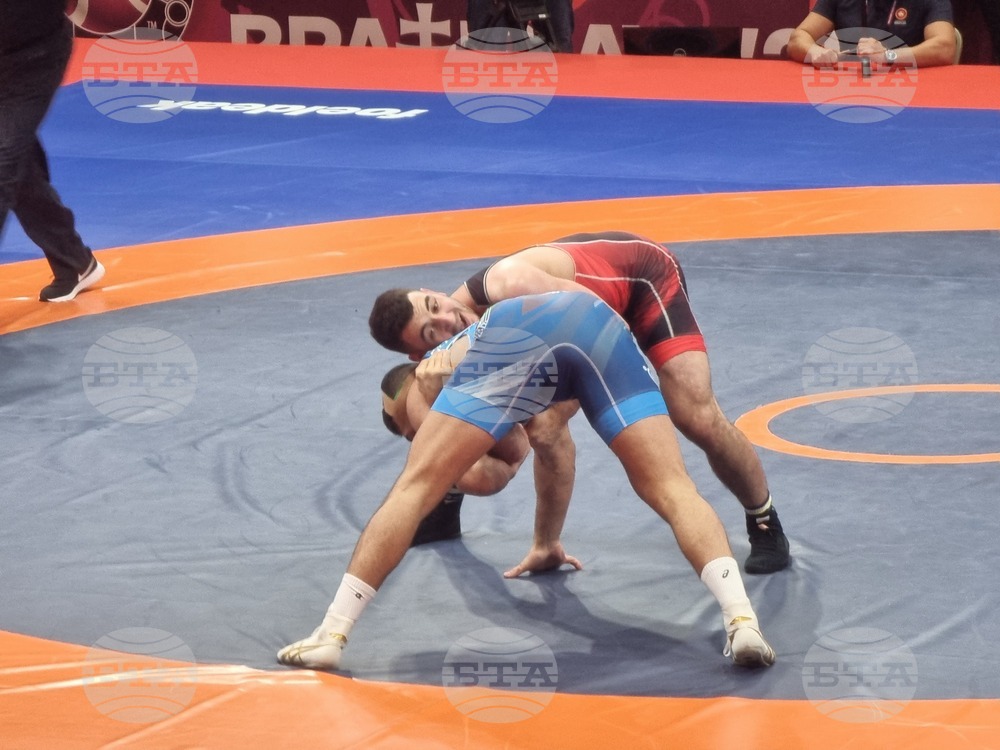 Семен Новиков спечели сребърен медал на еврошампионата по борба в Словакия