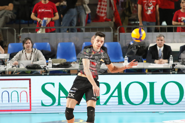 Чивитанова с Александър Николов допусна втора загуба от Перуджа в плейофите на италианската Суперлига