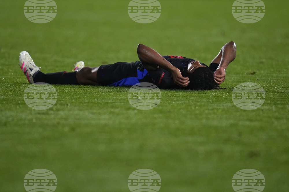 Футболните календари са твърде натоварени и е нужна промяна, заяви френският национал Жул Кунде