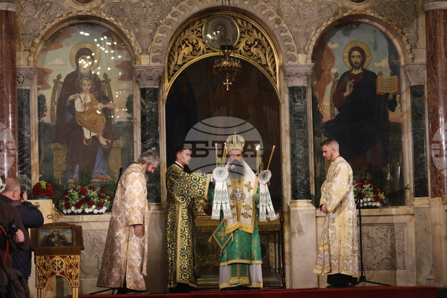 В неделните служби в храмовете в страната беше припомнено смирението, с което Иисус Христос влиза в Йерусалим 