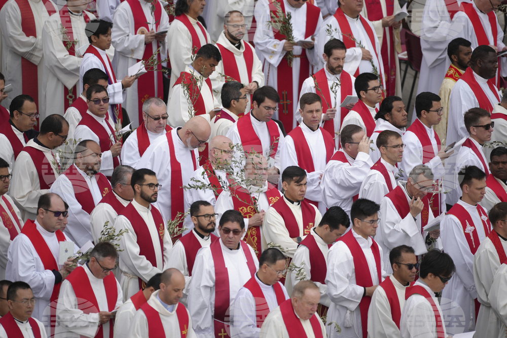 Комисия във Ватикана гласува против допускането на жени да служат като дякони, сочи доклад до папа Лъв Четиринадесети 