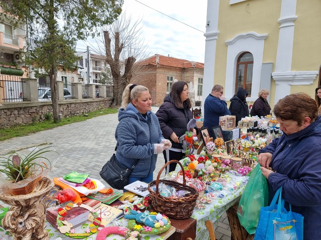 Благотворителен базар на Цветница събира средства за ремонт на най-старата църква в Ямбол