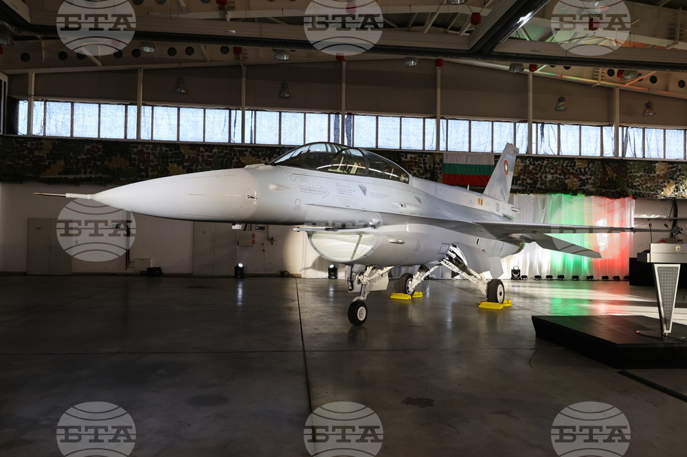 Авиобаза "Граф Игнатиево" - изтребител F-16 Block 70