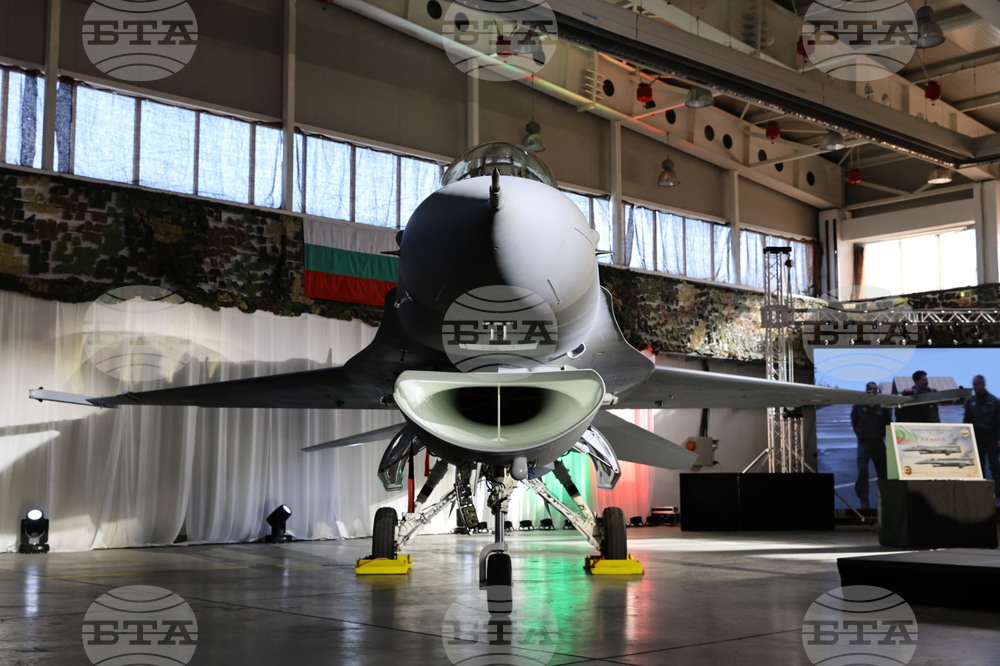 Авиобаза "Граф Игнатиево" - изтребител F-16 Block 70