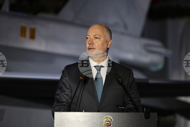 Prime Minister Describes Introduction of F-16 Jets into Bulgarian Air Force Fleet as “Ideological Change”