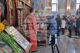 Шумен - църква „Св. Три Светители“ - неделна служба