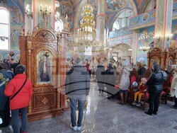 Шумен - църква „Св. Три Светители“ - неделна служба